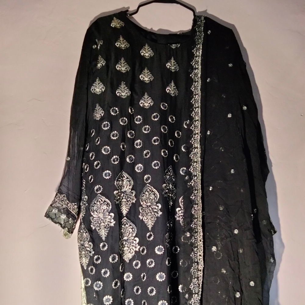 Pakistani indian salwar kameez